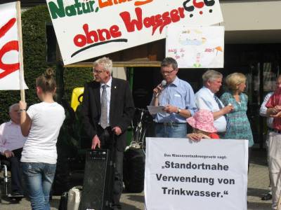 DEMO vor dem Rathaus  - 