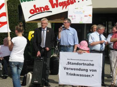DEMO vor dem Rathaus  - 