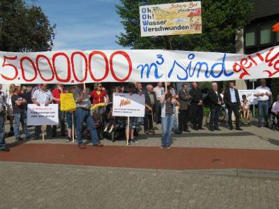 DEMO vor dem Rathaus  - 