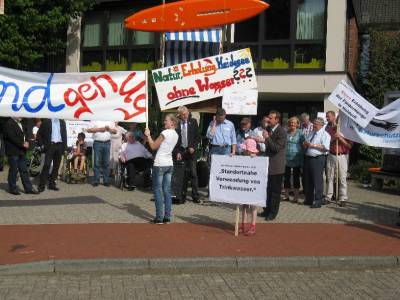 DEMO vor dem Rathaus  - 
