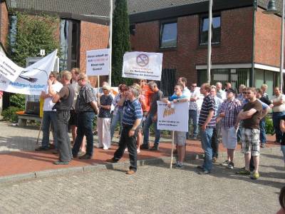 DEMO vor dem Rathaus  - 