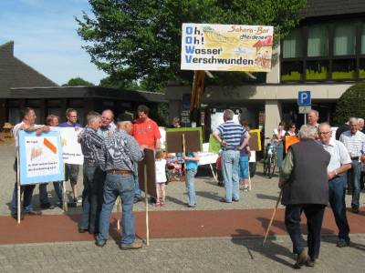 DEMO vor dem Rathaus  - 