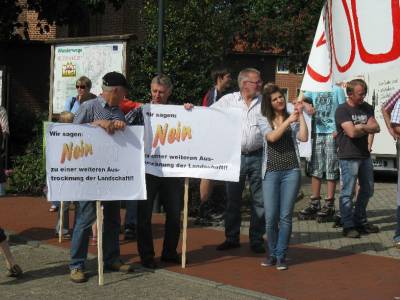 DEMO vor dem Rathaus  - 