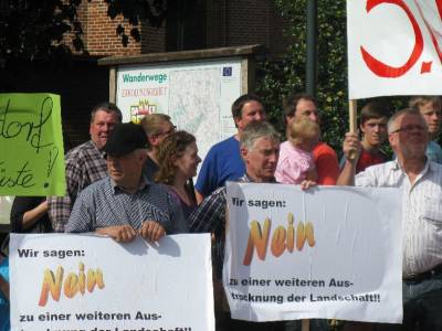 DEMO vor dem Rathaus  - 
